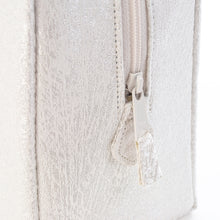 画像をギャラリービューアに読み込む, フォーマルバッグ 菊もみ(白銀)