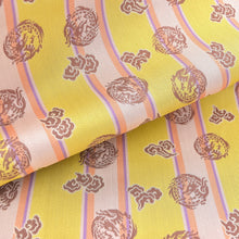 Load image into Gallery viewer, Dashi-fukusa Cloth (Tea-things) (Sarasa Un-ryu-mon)