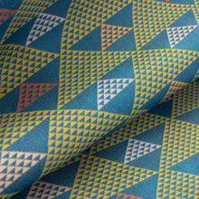 Load image into Gallery viewer, Dashi-fukusa Cloth (Tea-things) (Uroko Gondayū Mon)