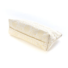 Load image into Gallery viewer, Half Moon Pouch (Budo Karakusa-mon Nishiki)