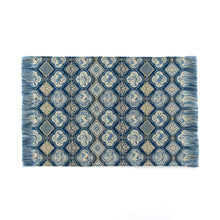 Load image into Gallery viewer, Vase Mat (S) (seihouyoukenmon)