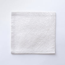 Load image into Gallery viewer, Koubaku Saa (Haku), brocade with design of spring shōsaku (春正芒文)