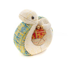 画像をギャラリービューアに読み込む, 干支「巳」 木目込み人形