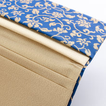 画像をギャラリービューアに読み込む, 裂裏札入 一重蔓小牡丹