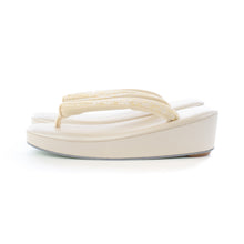 画像をギャラリービューアに読み込む, 草履 菊もみ(白金)