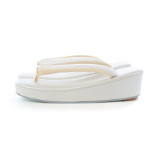 画像をギャラリービューアに読み込む, フォーマル草履バッグセット 菊もみ(白銀)