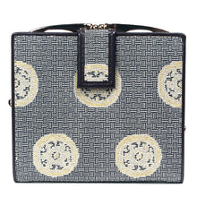 画像をギャラリービューアに読み込む, 口金付二折札入 糸屋輪宝手