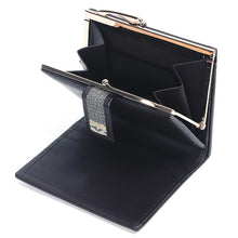 画像をギャラリービューアに読み込む, 口金付二折札入 糸屋輪宝手