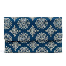 Load image into Gallery viewer, Rosary Container (L) (Ryoka-mon Nishiki)