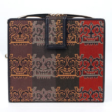 画像をギャラリービューアに読み込む, 口金付二折札入 獅噛文長斑錦