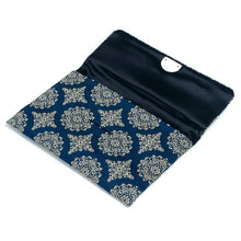 Load image into Gallery viewer, Rosary Container (L) (Ryoka-mon Nishiki)