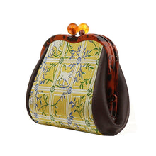 画像をギャラリービューアに読み込む, 3.5ラクトコイン入 チョーカーの猫