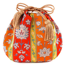 Load image into Gallery viewer, Small Pouch (Moru-te Kaki-mon)