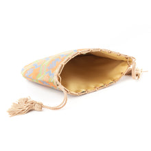 Load image into Gallery viewer, Small Pouch (shikamonarisugawanishiki)