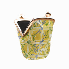 画像をギャラリービューアに読み込む, 2.5 ドル入れ チョーカーの猫