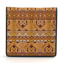 画像をギャラリービューアに読み込む, 二折札入 欧鳥繍華錦