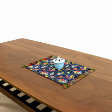 Load image into Gallery viewer, Vase Mat (S) (Shikami Choju-mon Nishiki)