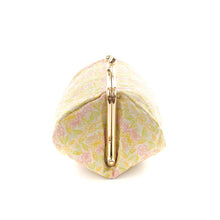 Load image into Gallery viewer, Cosmetics Container (sensihizuisosyusaimon)