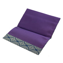 Load image into Gallery viewer, Kinpu Envelope Holder (Tempyo Brocade With A Hunting Scene)