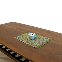 Load image into Gallery viewer, Vase Mat (S) (Kozan-ji Ryu-mon)