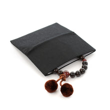 画像をギャラリービューアに読み込む, 数珠入 葡萄唐草文錦