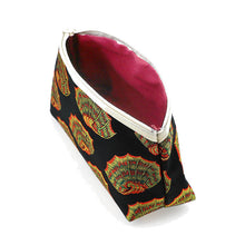 画像をギャラリービューアに読み込む, 半月ポーチ 彩貝文