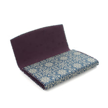 Load image into Gallery viewer, Kaishi Paper Container (Tea-things) (for men) (Budo Karakusa-mon Nishiki)