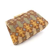 Load image into Gallery viewer, Purse with Mouthpiece (kanyoukyuurokomon)