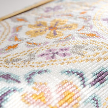 画像をギャラリービューアに読み込む, ビーズバッグ 王朝七宝文(白)