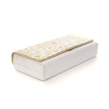 画像をギャラリービューアに読み込む, ビーズバッグ 葡萄唐草文錦(白)