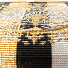 画像をギャラリービューアに読み込む, ビーズバッグ 円文白虎錦(黒)