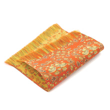 Load image into Gallery viewer, Vase Mat (S) (Oshidori Karakusa-mon Nishiki)