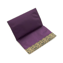 Load image into Gallery viewer, Kinpu Envelope Holder (Yagi Kaki Mon Nishiki)