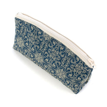 Load image into Gallery viewer, Half Moon Pouch (Budo Karakusa-mon Nishiki)