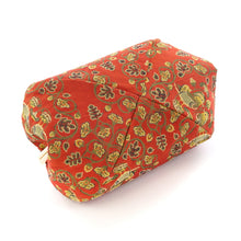 Load image into Gallery viewer, Cosmetics Container (Oshidori Karakusa-mon Nishiki)