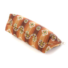 Load image into Gallery viewer, Half Moon Pouch (Tempyo Mokuga Sou-ka-kin)