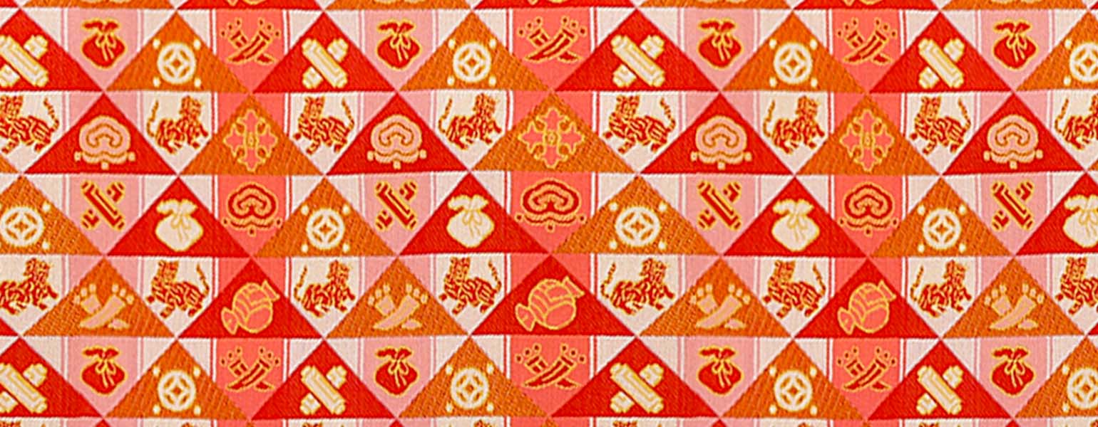文様特集 鱗形吉祥寅文(うろこがたきっしょういんもん) – 龍村美術織物公式オンラインショップ