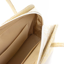 画像をギャラリービューアに読み込む, フォーマルバッグ　菊もみ（白金）
