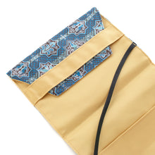 Load image into Gallery viewer, Book Cover (Serujūku-no-Uma)
