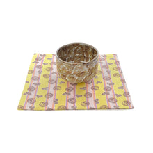 Load image into Gallery viewer, Dashi-fukusa Cloth (Tea-things) (Sarasa Un-ryu-mon)
