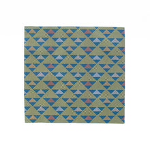 Load image into Gallery viewer, Dashi-fukusa Cloth (Tea-things) (Uroko Gondayū Mon)
