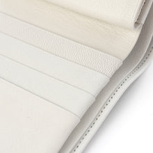 Load image into Gallery viewer, Wallet &quot;KARAKUSA SNOOPY (green)&quot;
