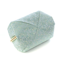 Load image into Gallery viewer, Cosmetics Container &quot;KARAKUSA SNOOPY(green)&quot;
