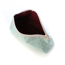 画像をギャラリービューアに読み込む, 半月ポーチ　からくさスヌーピー（グリーン）
