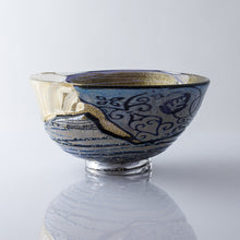 Load image into Gallery viewer, Glass "YOBOTUGI" Tea Bowl [Name: Budo Karakusa] (Fifth Generation Tatsumura Heizō × Nishinaka Yukito)
