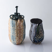 Load image into Gallery viewer, Glass ”YOBITUGI”Tea Container[Inscription: Budo Karakusa-mon Nishiki] (5th-Generation Tatumura Heizō × Nishinaka yukito)

