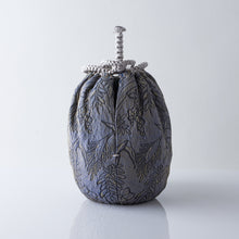 Load image into Gallery viewer, Glass "YOBITUGI" Tea Container [Name: Kōetsu Ryuusui] (5th Generation Tatsumura Heizō × Nishinaka Yukito)
