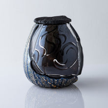 Load image into Gallery viewer, Glass "YOBITUGI" Tea Container [Name: Kōetsu Ryuusui] (5th Generation Tatsumura Heizō × Nishinaka Yukito)

