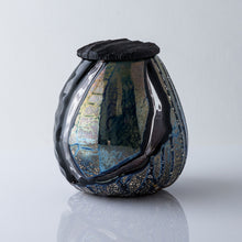 Load image into Gallery viewer, Glass "YOBITUGI" Tea Container [Name: Kōetsu Ryuusui] (5th Generation Tatsumura Heizō × Nishinaka Yukito)
