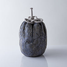 Load image into Gallery viewer, Glass "YOBITUGI" Tea Container [Name: Kōetsu Ryuusui] (5th Generation Tatsumura Heizō × Nishinaka Yukito)
